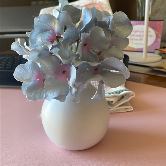 NWT Easter Egg Embroidered Tea Towel, faux flowers and ornament - Picture 7 of 9